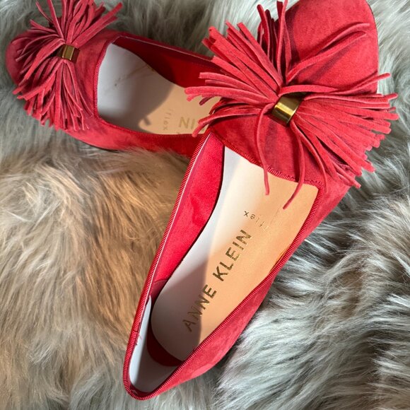 Anne Klein Red Suede Flats w/tassel - Picture 2 of 7